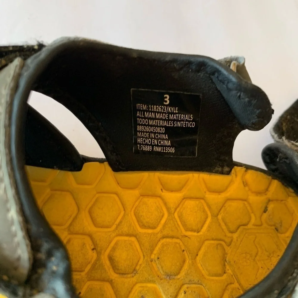 Khombu Boys Kyle Water Sandals Size 3
